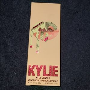 Kylie velvet lipstick and lipliner